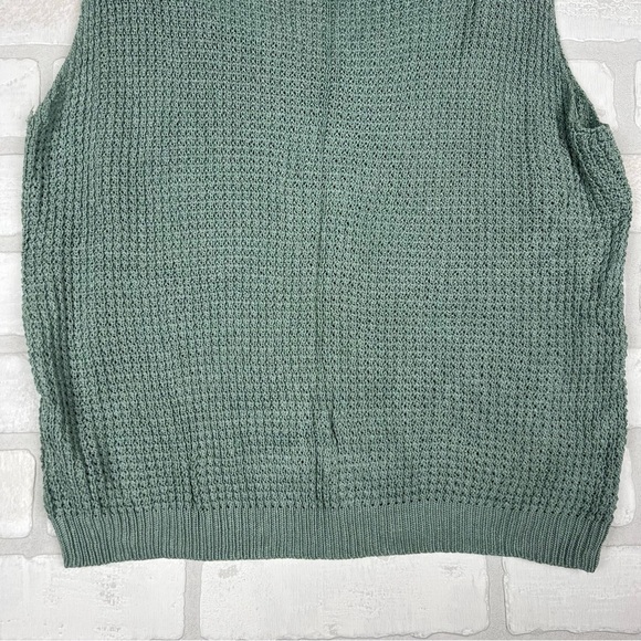 Beautiful Sage Knit‎ Pattern Top, Size L/XL, perfect for layering - Picture 8 of 10
